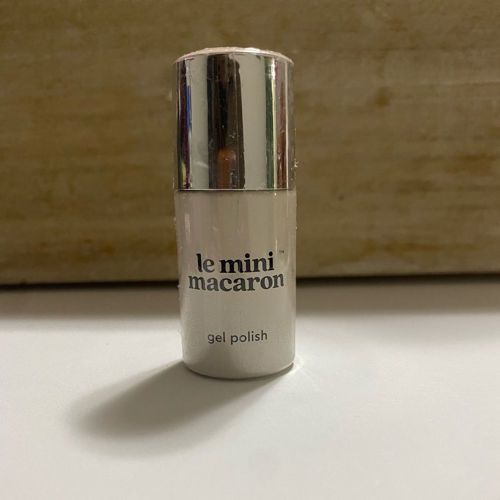 Le Mini Macaron Coconut Yogurt Gel Polish